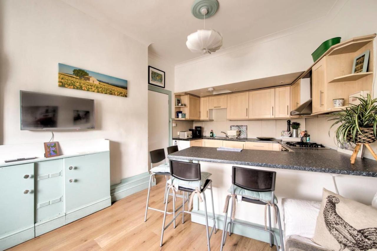 Guestready - Cosy Home 5 Minutes From Waverley! Эдинбург Экстерьер фото