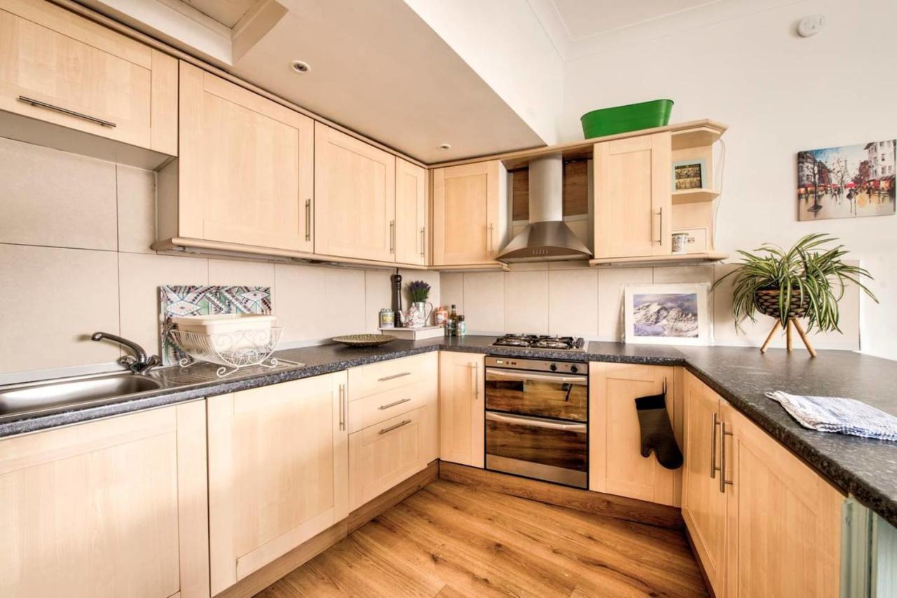 Guestready - Cosy Home 5 Minutes From Waverley! Эдинбург Экстерьер фото