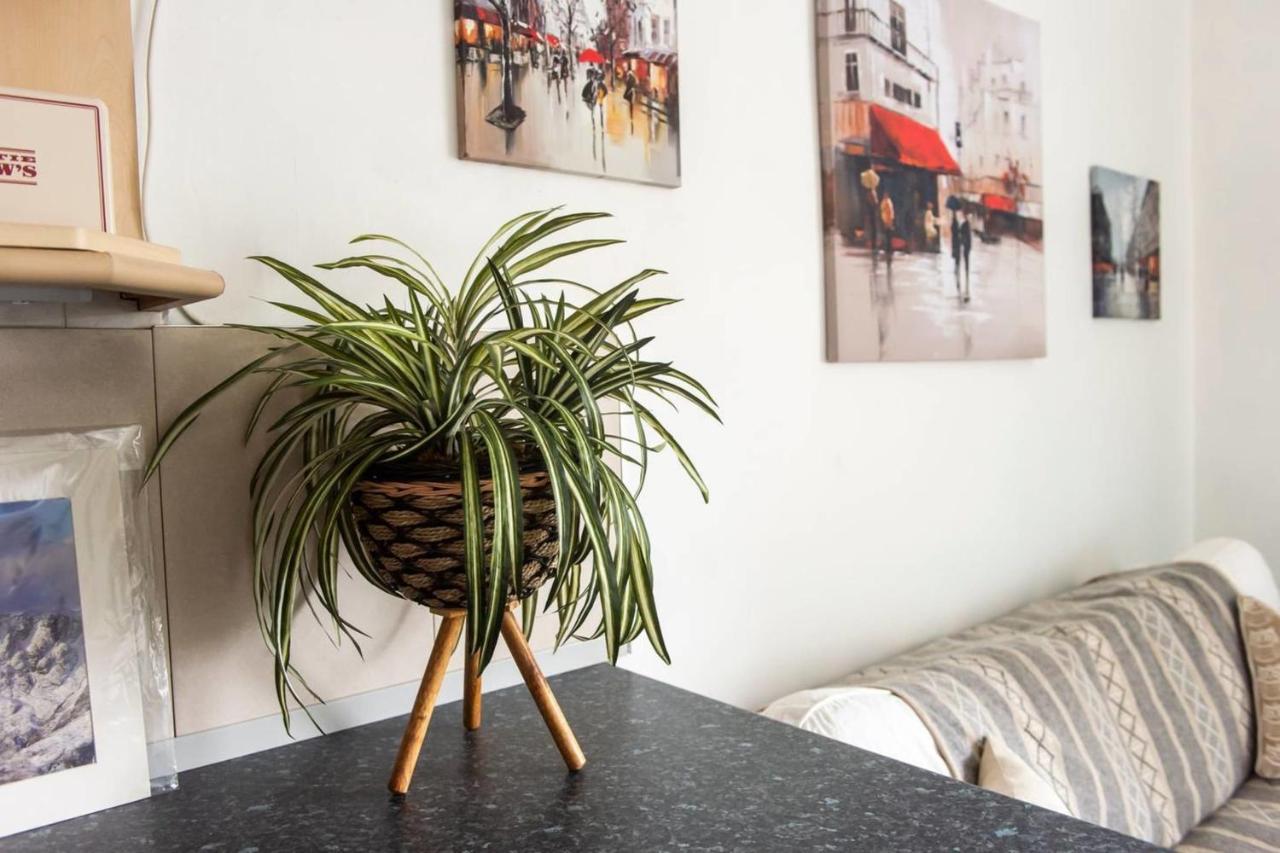 Guestready - Cosy Home 5 Minutes From Waverley! Эдинбург Экстерьер фото
